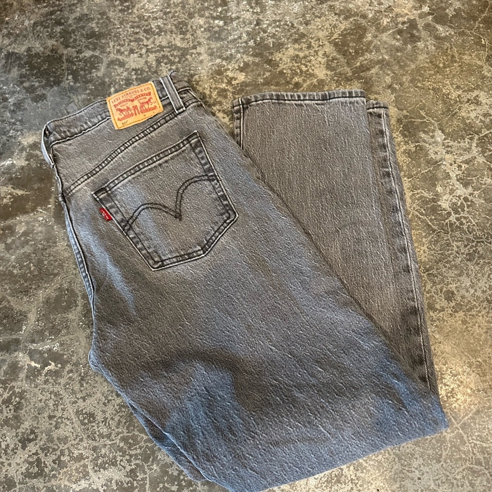 Levi's women’s Classic Gray Straight Jeans